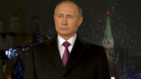 Новогодишни пожелания от Путин и драма в туризма