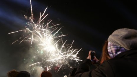 Под звездите и на студа София посрещна Нова Година 