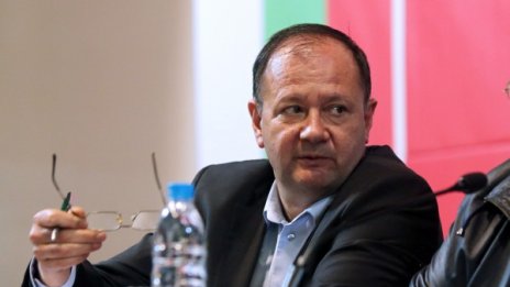 Миков vs. Местан: Не работи за България!