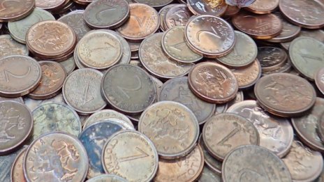 Търновец плати 446 лв. данък с... жълти стотинки