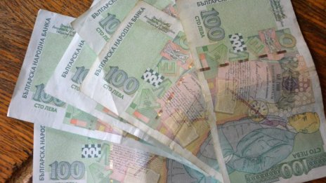 Крадец сви 300 лв. от магазин, казал на роднина, че са от тотото