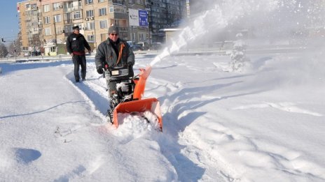 Снегът се връща, сложна обстановка през уикенда