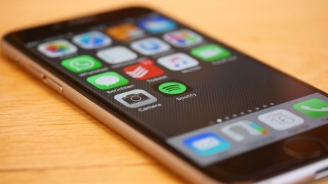 Поддоставчици на Apple ще бъдат засегнати от спада в търсенето на iPhone