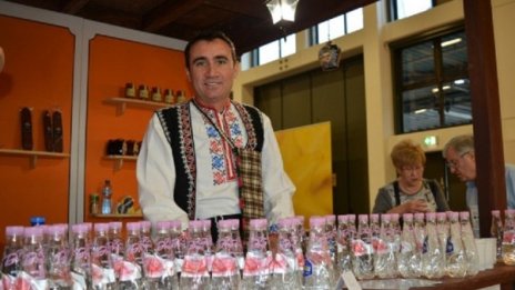 Германци пийват наше вино и мляко в Берлин