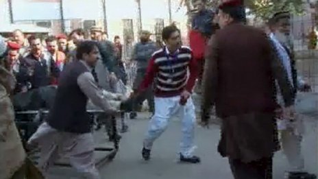 Над 20 са убитите при нападението в Пакистан