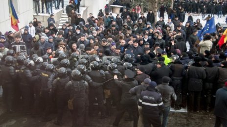 Безредици и протести в Молдова