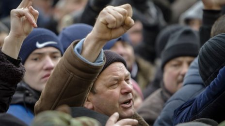 Хиляди недоволни в Молдова настояват за предсрочни избори