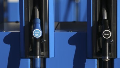 Горивата в Македония са по-евтини от млякото