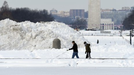 Жертвите на снежната буря в САЩ станаха 48