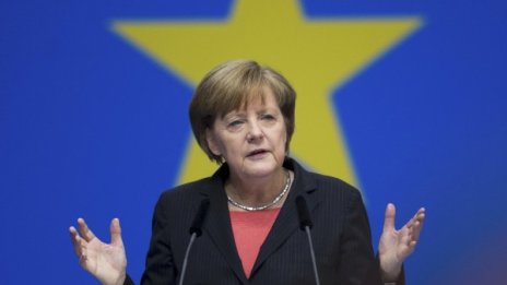 Меркел настоя: Бежанците обратно след края на войната