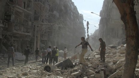 Тройна експлозия уби най-малко 45 души в Сирия