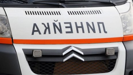 Баба пламна, горила боклуци по двора 