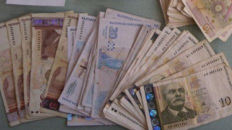 Измамиха 73-годишна бургазлийка с 4500 лв.