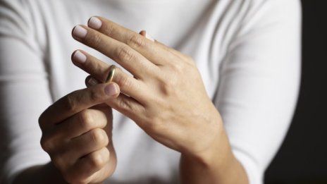 Как да възстановите самочувствието си след раздяла?