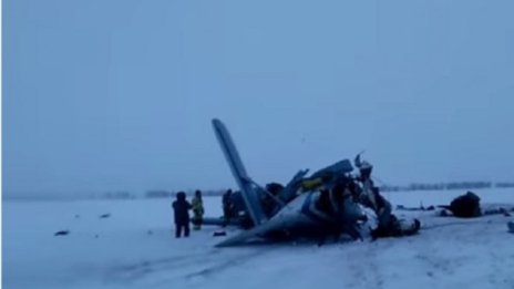Малък самолет се разби в Русия, трима загинаха