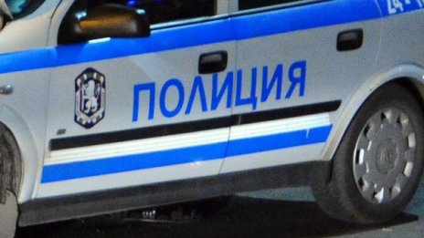 15-годишна се преобърна с кола и се заби в ограда