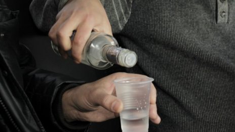 Пиян шофьор се преобърна с камион, пълен с перални