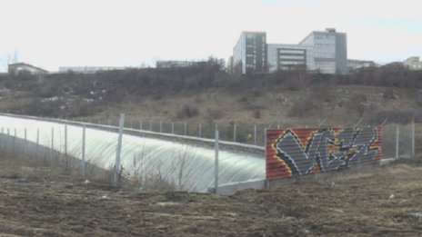 Метрото вече е в ремонт, спасяват тунел с цимент