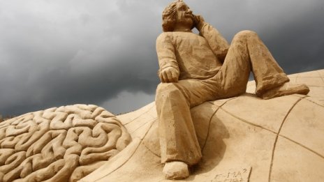 Айнщайн: Човекът, предсказал гравитационните вълни