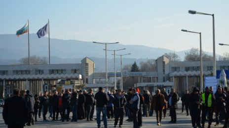 Нямате поща! Блокадата спря писмата до Гърция
