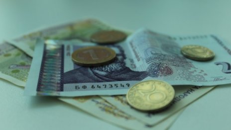 Сливналия, подлъган от измамници, се раздели със 7300 лв.