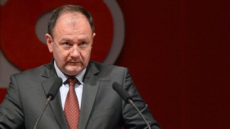 Миков сподели пороците на света: Бедност, безработица...