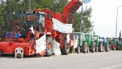 Гърците изтеглят тракторите, границата – свободна!