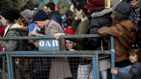 Гърция е на колене – блокирана от бежанци
