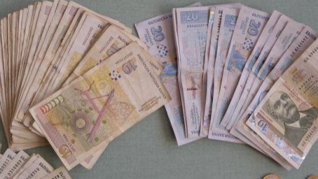 Измамиха възрастна жена от Сливен с 3000 лв.