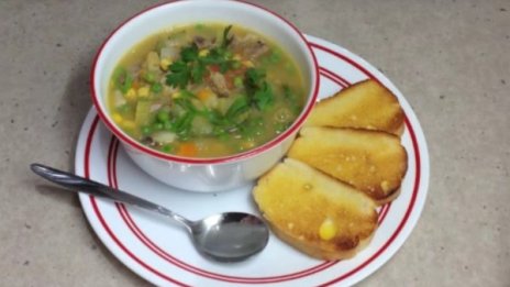 Рецептата Dnes: Супа с шунка, зеленчуци и мляко