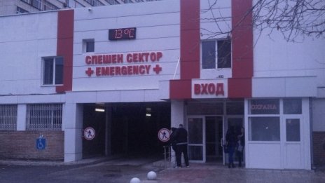 Лекарите се борят за живота на пострадалото в Харманли дете