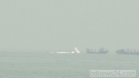Руски самолет с 4 души на борда се разби покрай Бангладеш 