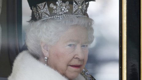 Как Sun забърка кралицата в дебата за Brexit