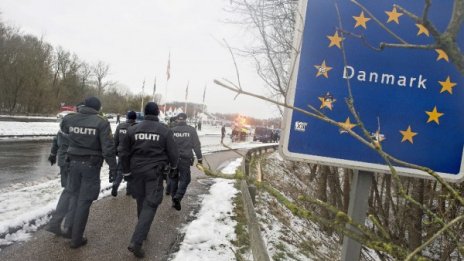 Дания разкритикува Меркел заради бежанците