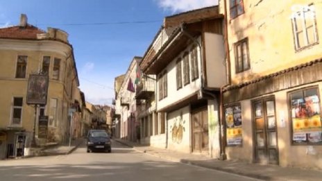 Десетки сгради паметници на културата пред срутване