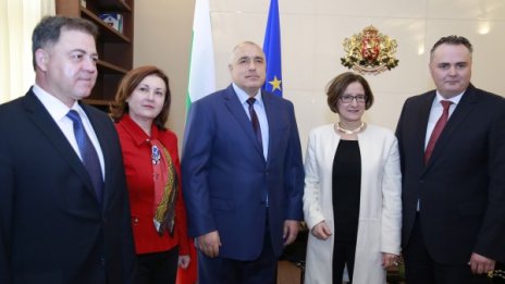 ЕС зад страните на първа линия в охраната на границите им!