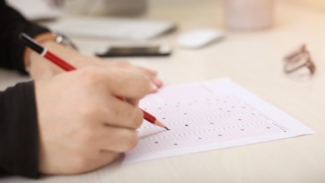Близо 60 000 четвъртокласници се явяват на НВО по математика