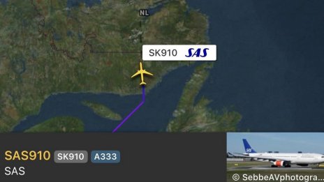 Пътници, летящи към Дания, бяха блокирани в канадска военна база през нощта