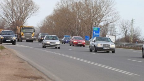 Полицай в гонка и стрелба по "Хемус"? Проверяват го...