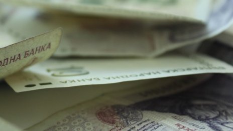 900 лв. и златни накити даде шуменка на ало измамник