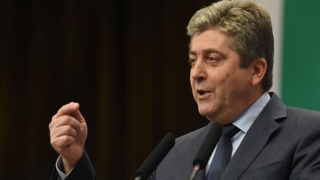 Първанов против санкции за негласуващите 