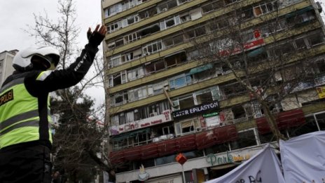 Трима убити при две въоръжени нападения в Анкара