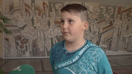 Бус с деца, а вътре... плюнки, обиди, кражби, бой!