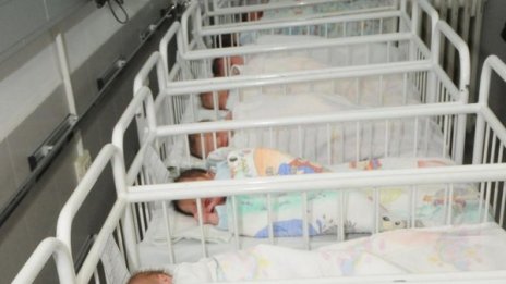 Раждащата жена не може да е сама на бойното поле!