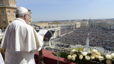 Папата осъди тези, които отказват помощ на бежанците
