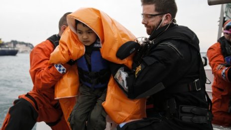 Италиански кораби спасиха над 1500 мигранти за ден