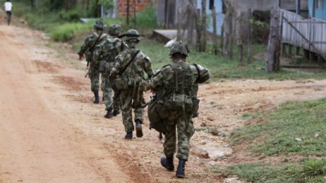 Войник оцеля над три седмици сам в джунглата