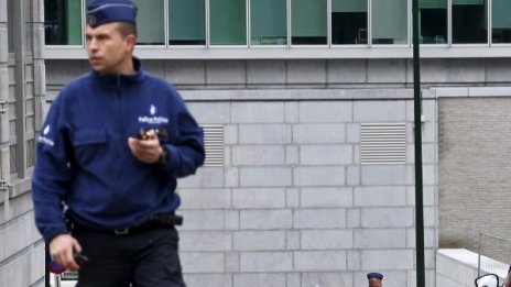 Свински глави в резиденцията на Мароко в Париж