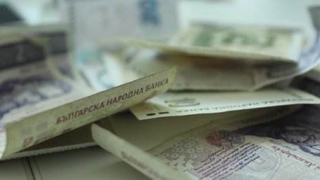 Пенсионерка даде 3500 лв на телефонен измамник