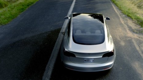 Model 3 – елегантна е-кола за масите